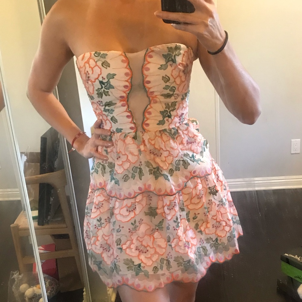 Gorgeous BCBG Max Azria Guiliana dress in size 2